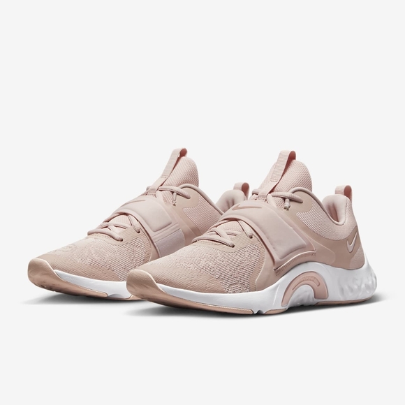 Nike Shoes - Nike RENEW IN-SEASON TR 12
